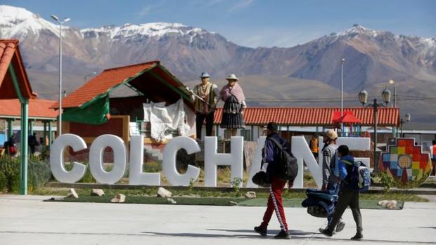 La suspensión de visas chilenas ha provocado un aumento de la entrada ilegal. La Asociación China ayuda a los inmigrantes ilegales a integrarse legalmente en el área local.