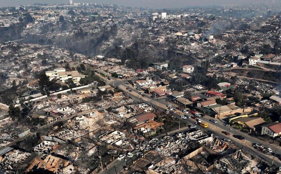 El 3 de febrero se produjo un devastador incendio forestal en Chile y la comunidad china donó más de 100 toneladas de materiales a la zona del desastre.