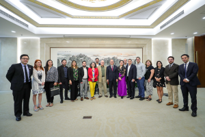 Representante Especial del Gobierno Chino para Asuntos de América Latina, Qiu Xiaoqi, se reúne con delegación de funcionarios de la coalición gobernante de Chile