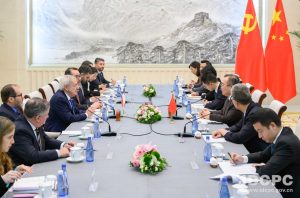 Encuentro entre Liu Jianchao y el Ministro de Relaciones Exteriores de Chile, Van Klaveren