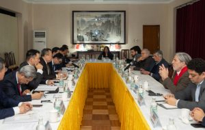 Liu Jianchao Holds a Collective Meeting with Leaders of Chile's Ruling Coalition