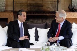 Wang Yi se reúne con el presidente electo de Chile, Sebastián Piñera
