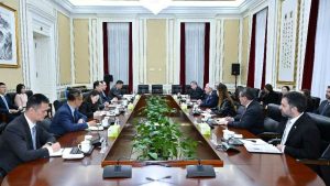 Yang Wanming se reúne con el Ministro de Relaciones Exteriores de Chile, Van Klaveren