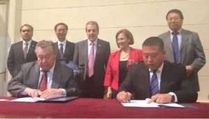 Empresarios Chinos en Chile Realizan Ceremonia de Donación de Alto Nivel en el Congreso