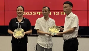 Donación de 200,000 RMB a Qingtian: Xu Yiping Declara que "¡Es Solo el Comienzo! Unidos por la Prosperidad Compartida"