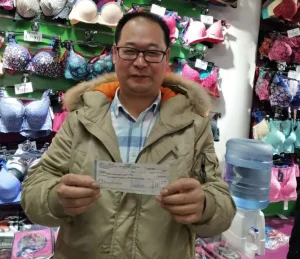 La sección de Asuntos Consulares gana una demanda contra Aduanas de Chile por cobros retroactivos y se otorga la primera indemnización de 500.000 pesos a un importador chino