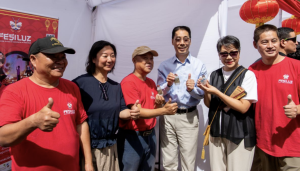 智利首都隆重举行中国蛇年新春文化庙会